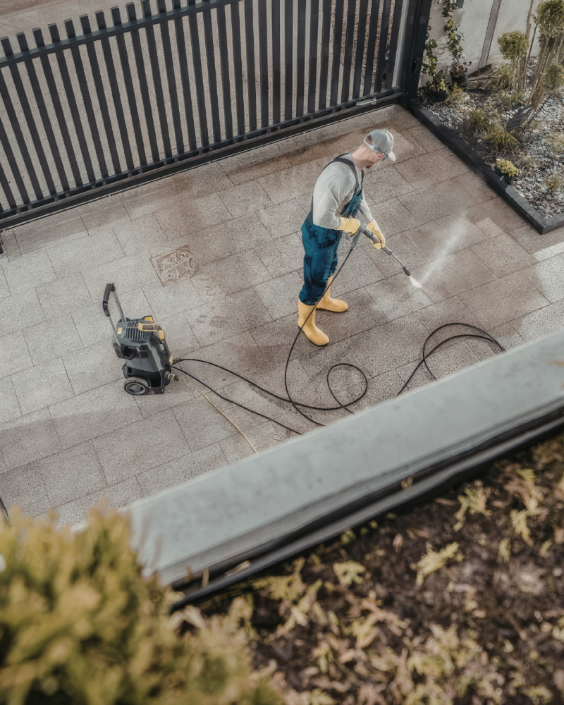 Managing Multiple Driveway Cleaning Teams
