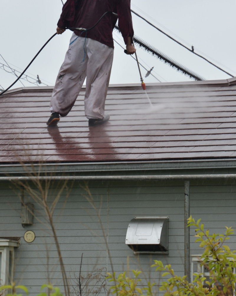 How to Manage Exterior Cleaning Teams Across Multiple Jobs
