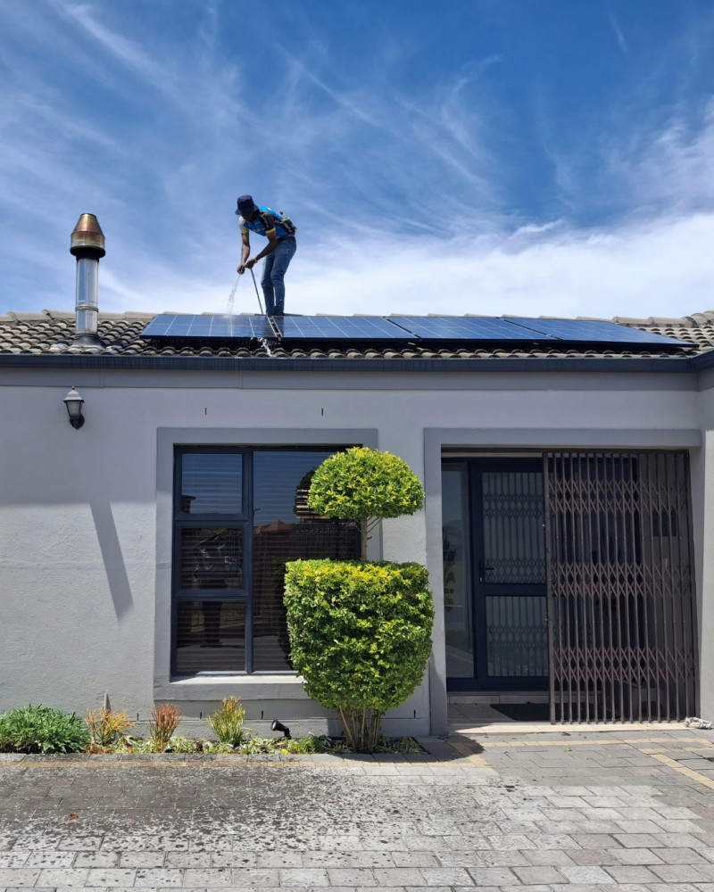 How to Price Exterior Cleaning Jobs for Maximum Profit image